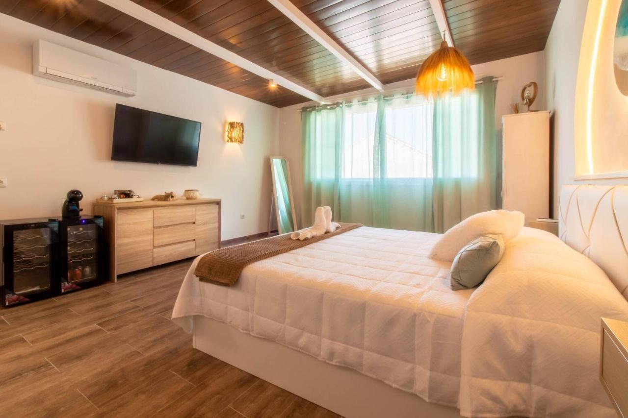 Room In Guest Room - Private Room In The Fishing Port Of マルベーリャ エクステリア 写真